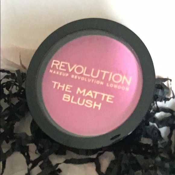 New 6 Piece Goodie Box Makeup Beauty Bundle Including Lottie ncLA Pixi and More - Picture 3 of 8